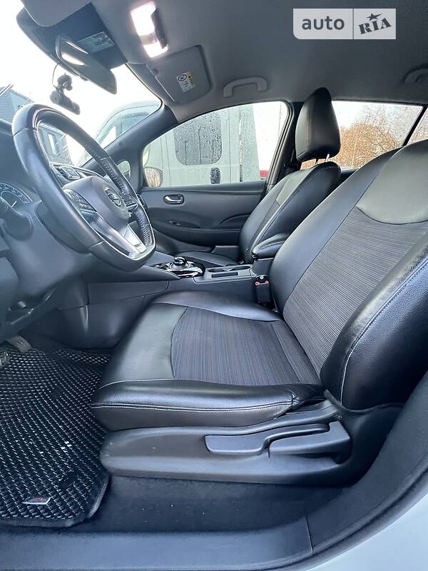 Хэтчбек Nissan Leaf 2018 в Тернополе