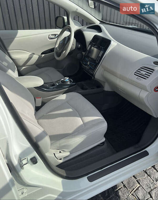 Хетчбек Nissan Leaf 2012 в Києві фото 14 Хетчбек Nissan Leaf 2012 в Києві