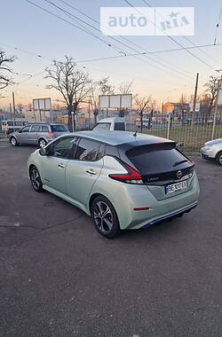 Хэтчбек Nissan Leaf 2018 в Николаеве