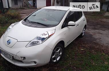 Хэтчбек Nissan Leaf 2011 в Херсоне