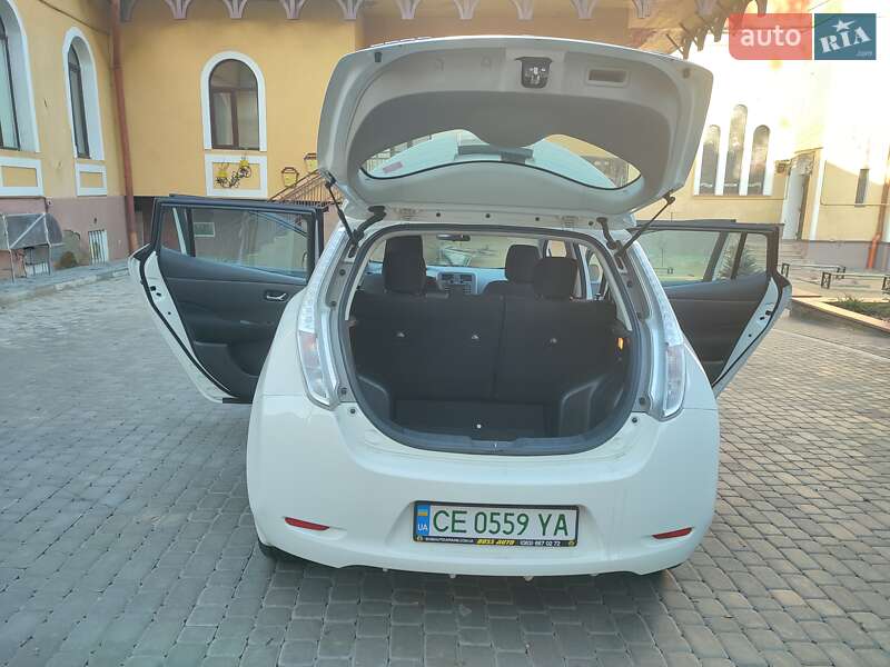 Хетчбек Nissan Leaf 2015 в Чернівцях