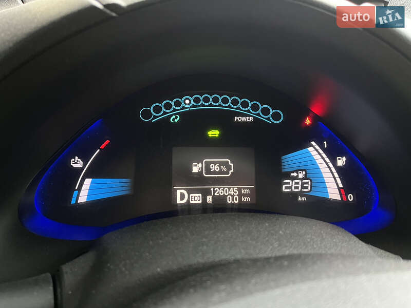 Хетчбек Nissan Leaf 2013 в Кам'янському