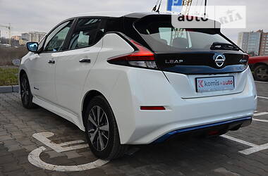 Хэтчбек Nissan Leaf 2018 в Хмельницком