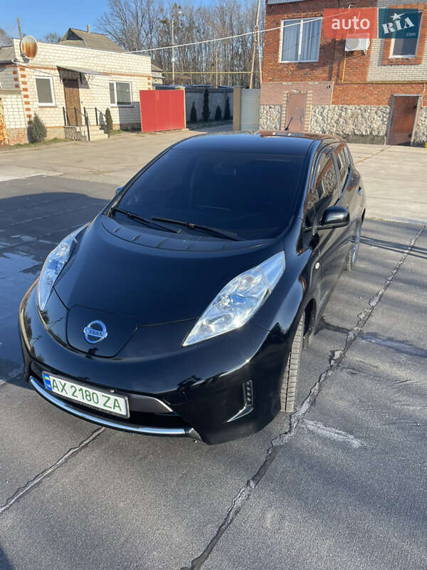 Хэтчбек Nissan Leaf 2015 в Богодухове