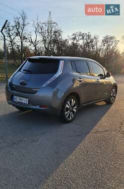 Хетчбек Nissan Leaf 2016 в 