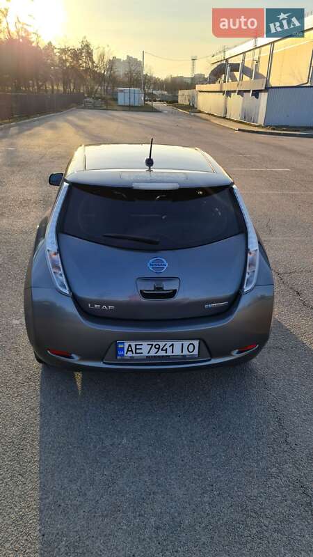 Хетчбек Nissan Leaf 2016 в Дніпрі фото 7 Хетчбек Nissan Leaf 2016 в Дніпрі