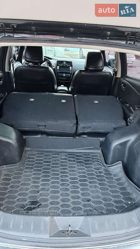 Хетчбек Nissan Leaf 2016 в Дніпрі фото 17 Хетчбек Nissan Leaf 2016 в Дніпрі