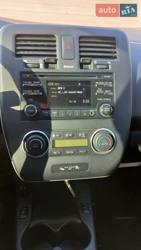 Хетчбек Nissan Leaf 2015 в Одесі