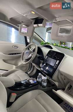 Хэтчбек Nissan Leaf 2013 в Николаеве