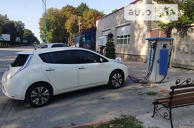 Хэтчбек Nissan Leaf 2016 в Хмельницком