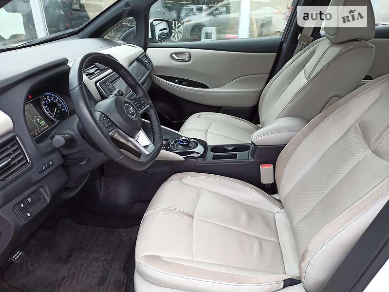 Хетчбек Nissan Leaf 2019 в Дніпрі