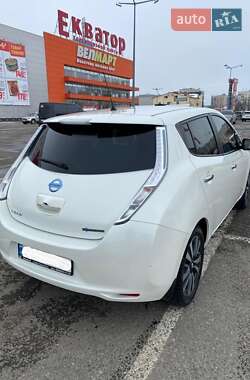 Хэтчбек Nissan Leaf 2016 в Черновцах