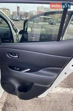 Хэтчбек Nissan Leaf 2016 в Черновцах