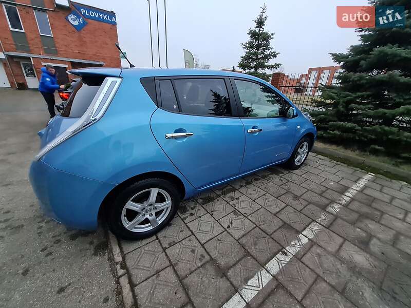 Хетчбек Nissan Leaf 2011 в Дніпрі фото 3 Хетчбек Nissan Leaf 2011 в Дніпрі