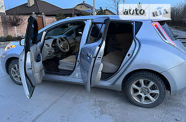 Хетчбек Nissan Leaf 2014 в Запоріжжі