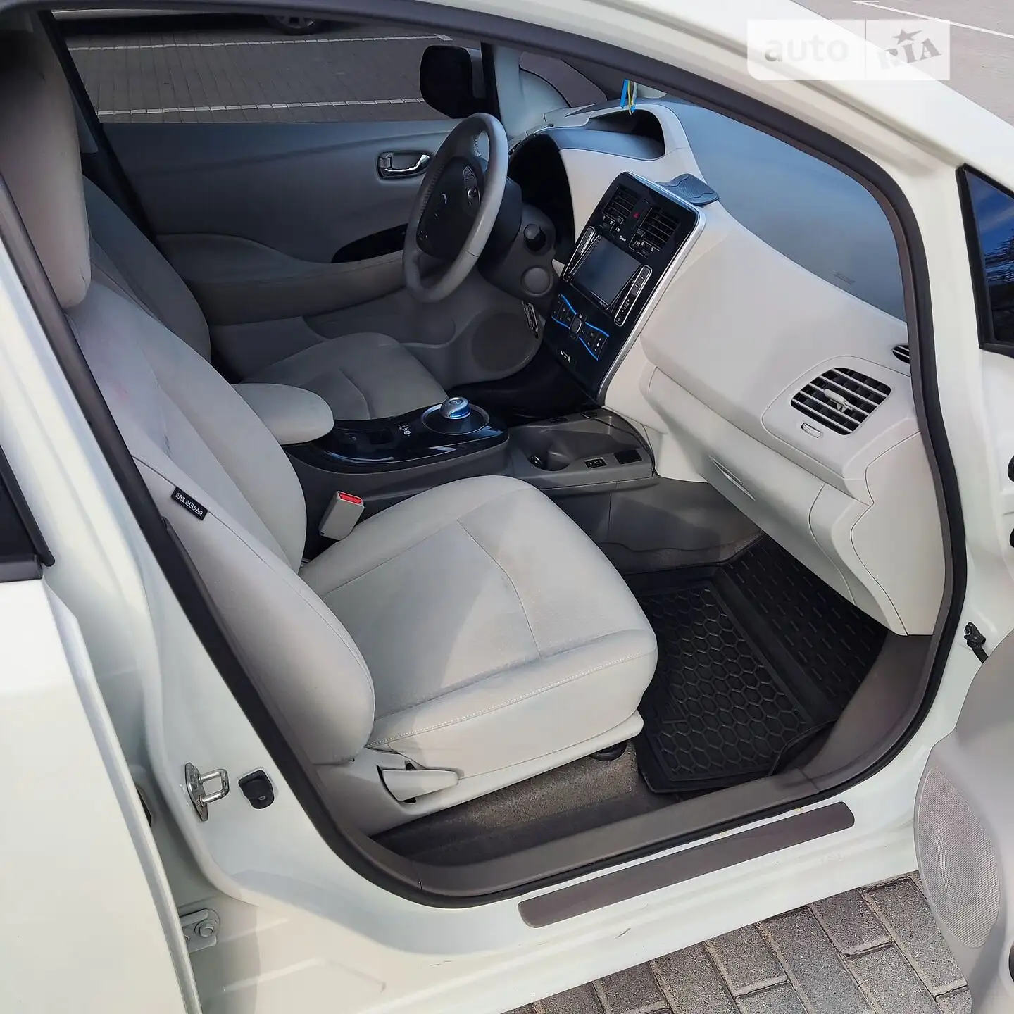 2011 Nissan Leaf - мініатюра 12