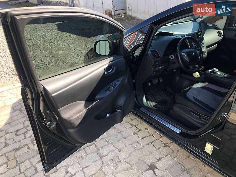 Хэтчбек Nissan Leaf 2014 в Львове