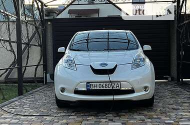 Хэтчбек Nissan Leaf 2013 в Одессе