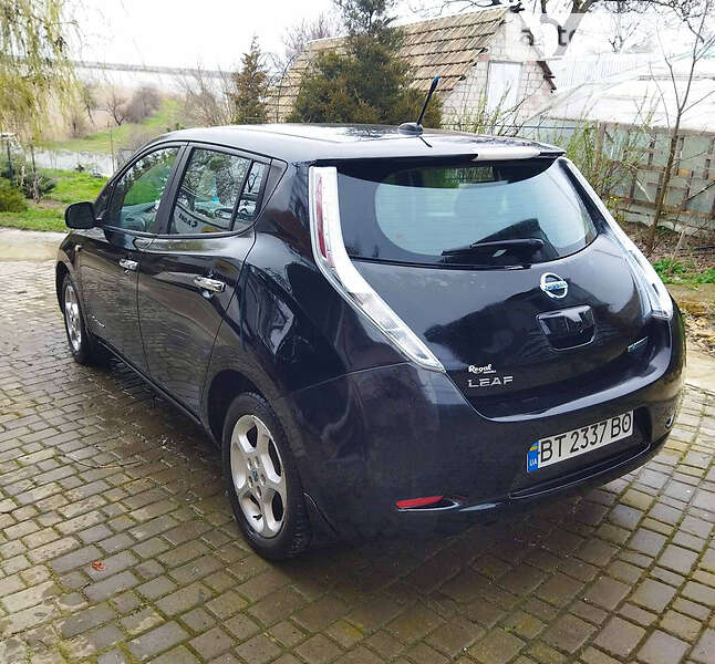 Хэтчбек Nissan Leaf 2014 в Херсоне