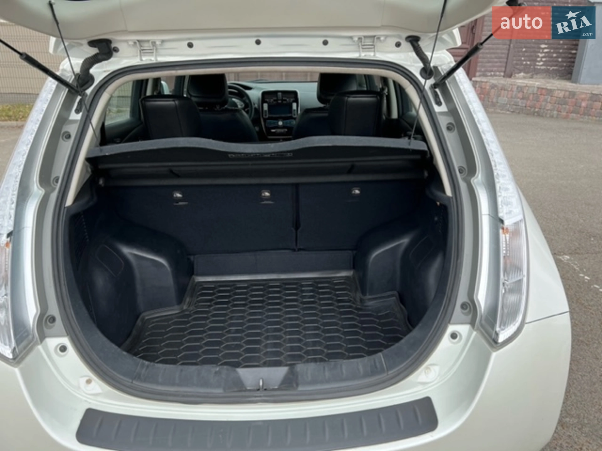 2016 Nissan Leaf - мініатюра 18
