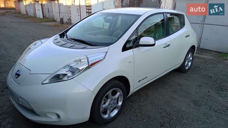 Nissan Leaf 2011