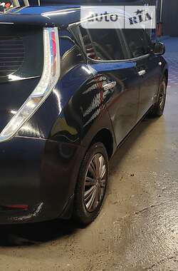 Хетчбек Nissan Leaf 2013 в Полтаві