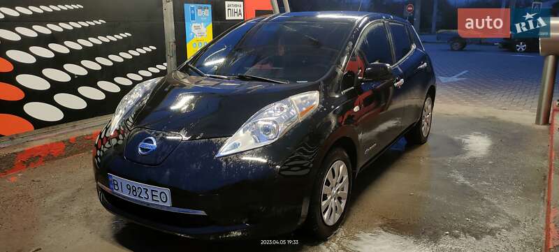 Хэтчбек Nissan Leaf 2013 в Полтаве