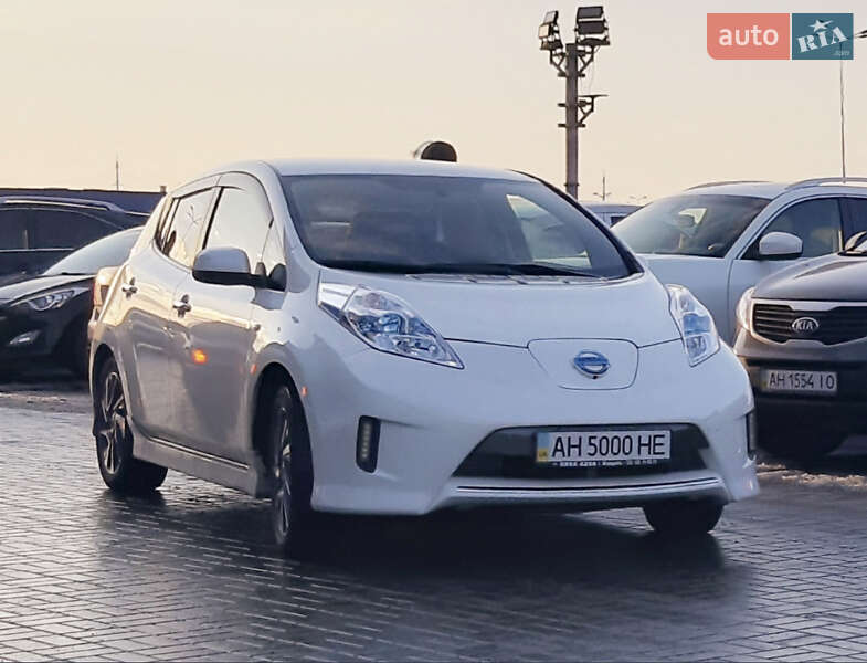 Хетчбек Nissan Leaf 2015 в Дніпрі фото 2 Хетчбек Nissan Leaf 2015 в Дніпрі