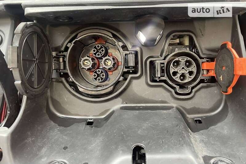 Хэтчбек Nissan Leaf 2013 в Трускавце