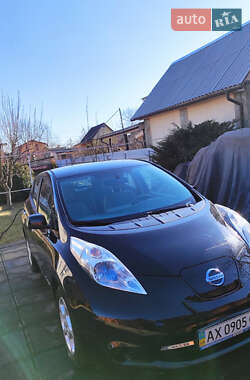 Хэтчбек Nissan Leaf 2014 в 