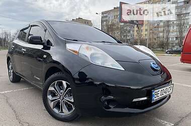 Хэтчбек Nissan Leaf 2013 в 