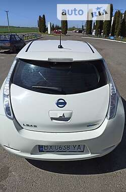 Хэтчбек Nissan Leaf 2015 в Хмельницком