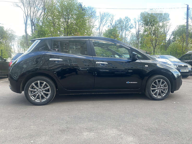 Хэтчбек Nissan Leaf 2016 в Житомире