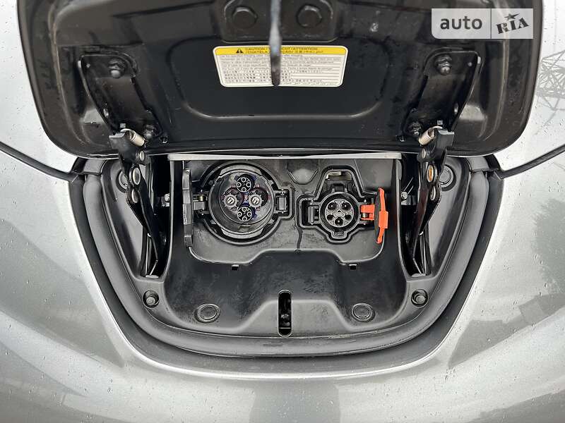 Хэтчбек Nissan Leaf 2017 в Черновцах