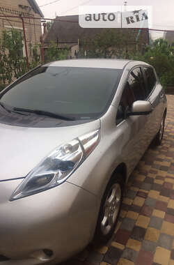 Хэтчбек Nissan Leaf 2013 в Запорожье