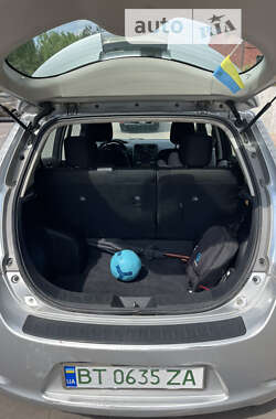 Хэтчбек Nissan Leaf 2013 в 