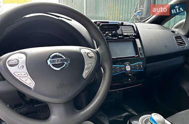 Хетчбек Nissan Leaf 2014 в 