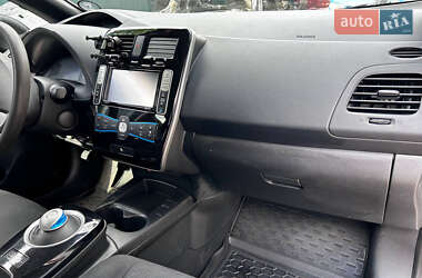 Хетчбек Nissan Leaf 2014 в 