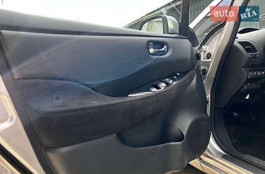Хетчбек Nissan Leaf 2014 в 