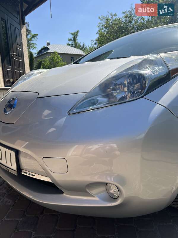 Хетчбек Nissan Leaf 2015 в Ірпені фото 6 Хетчбек Nissan Leaf 2015 в Ірпені