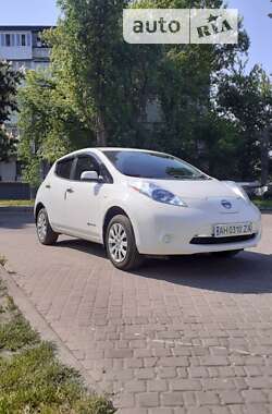 Хэтчбек Nissan Leaf 2014 в Александрие