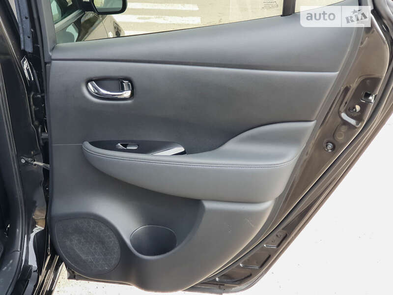 Хэтчбек Nissan Leaf 2016 в Виннице