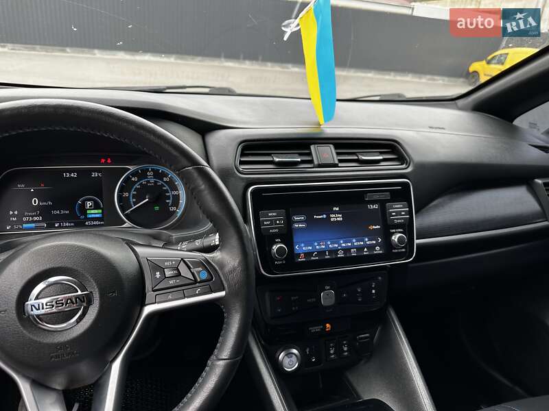 Хэтчбек Nissan Leaf 2019 в Кременчуге