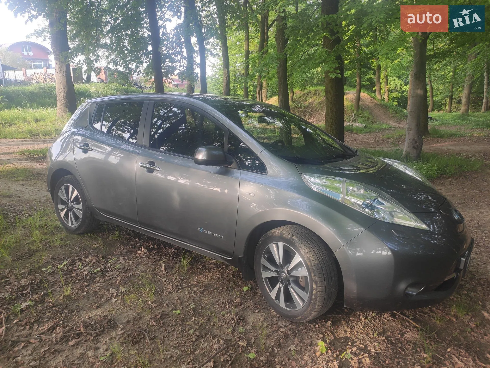 2017 Nissan Leaf - мініатюра 28
