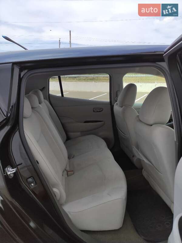 Хэтчбек Nissan Leaf 2012 в Белгороде-Днестровском