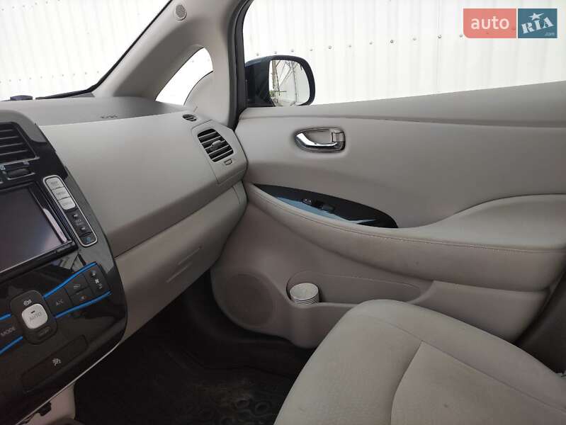 Хэтчбек Nissan Leaf 2012 в Белгороде-Днестровском