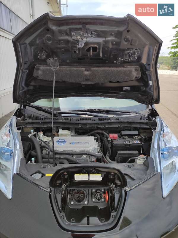 Хэтчбек Nissan Leaf 2012 в Белгороде-Днестровском