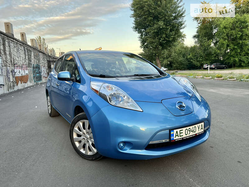 Хэтчбек Nissan Leaf 2014 в Днепре