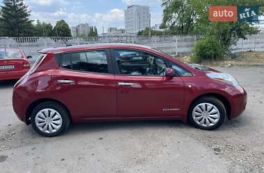 Хэтчбек Nissan Leaf 2015 в 