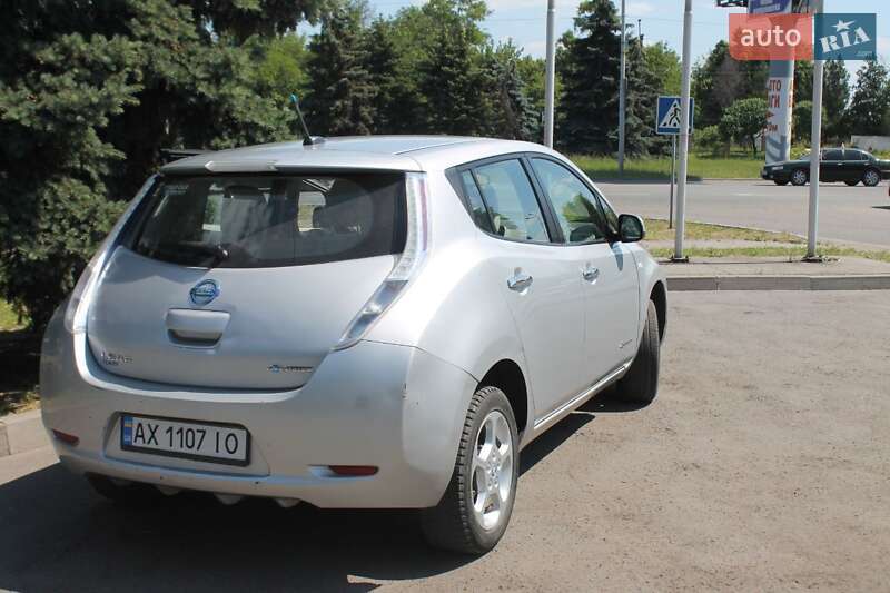 Хэтчбек Nissan Leaf 2011 в Лозовой